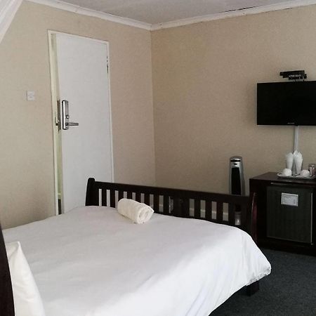 Lepatino Bed & Breakfast Livingstone Extérieur photo