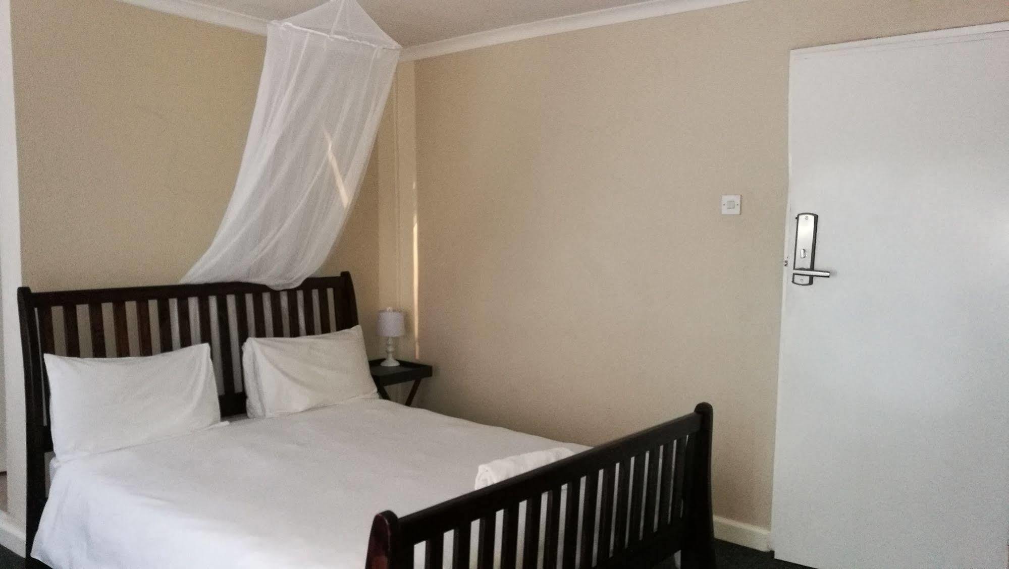 Lepatino Bed & Breakfast Livingstone Extérieur photo