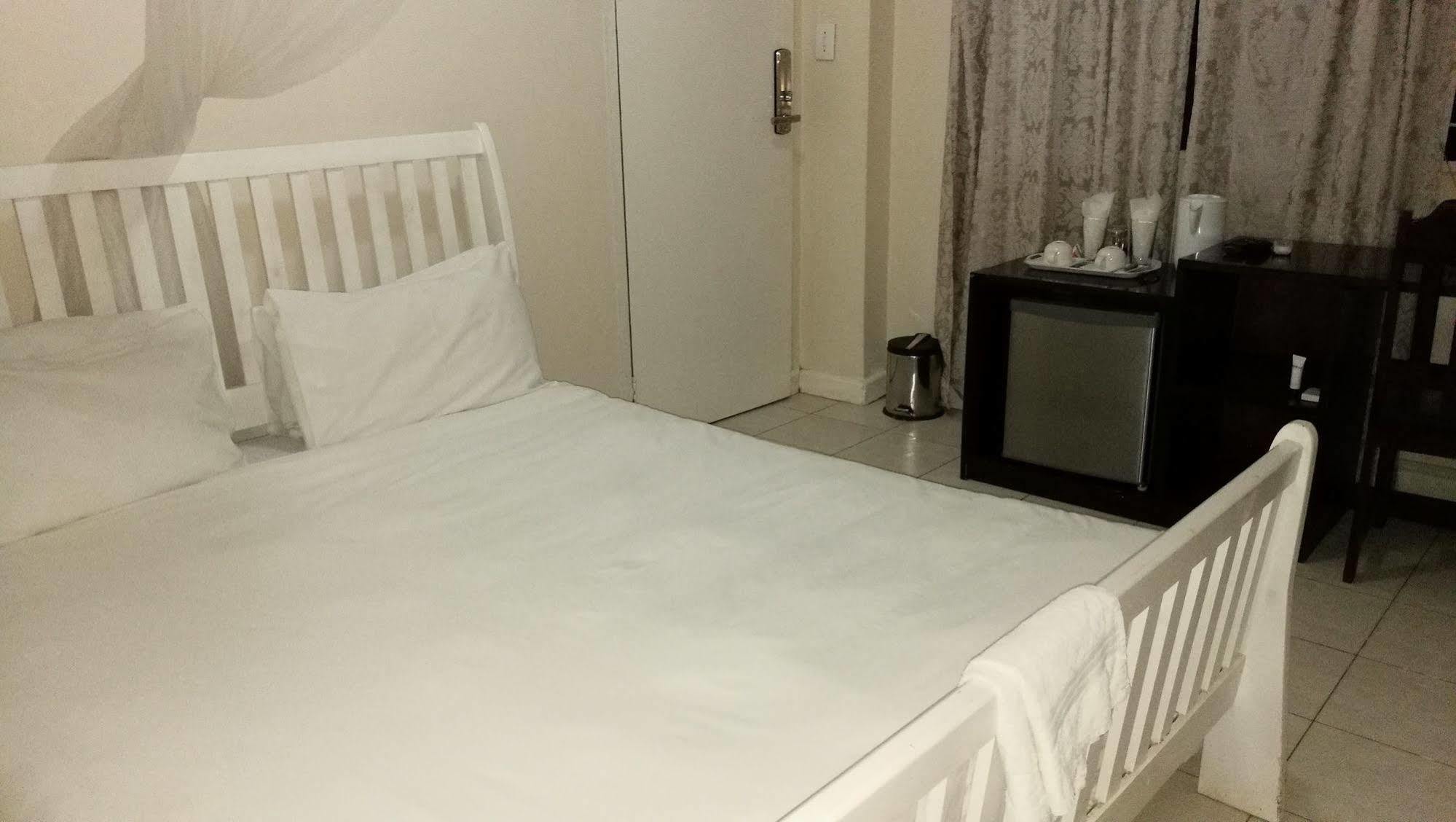 Lepatino Bed & Breakfast Livingstone Extérieur photo