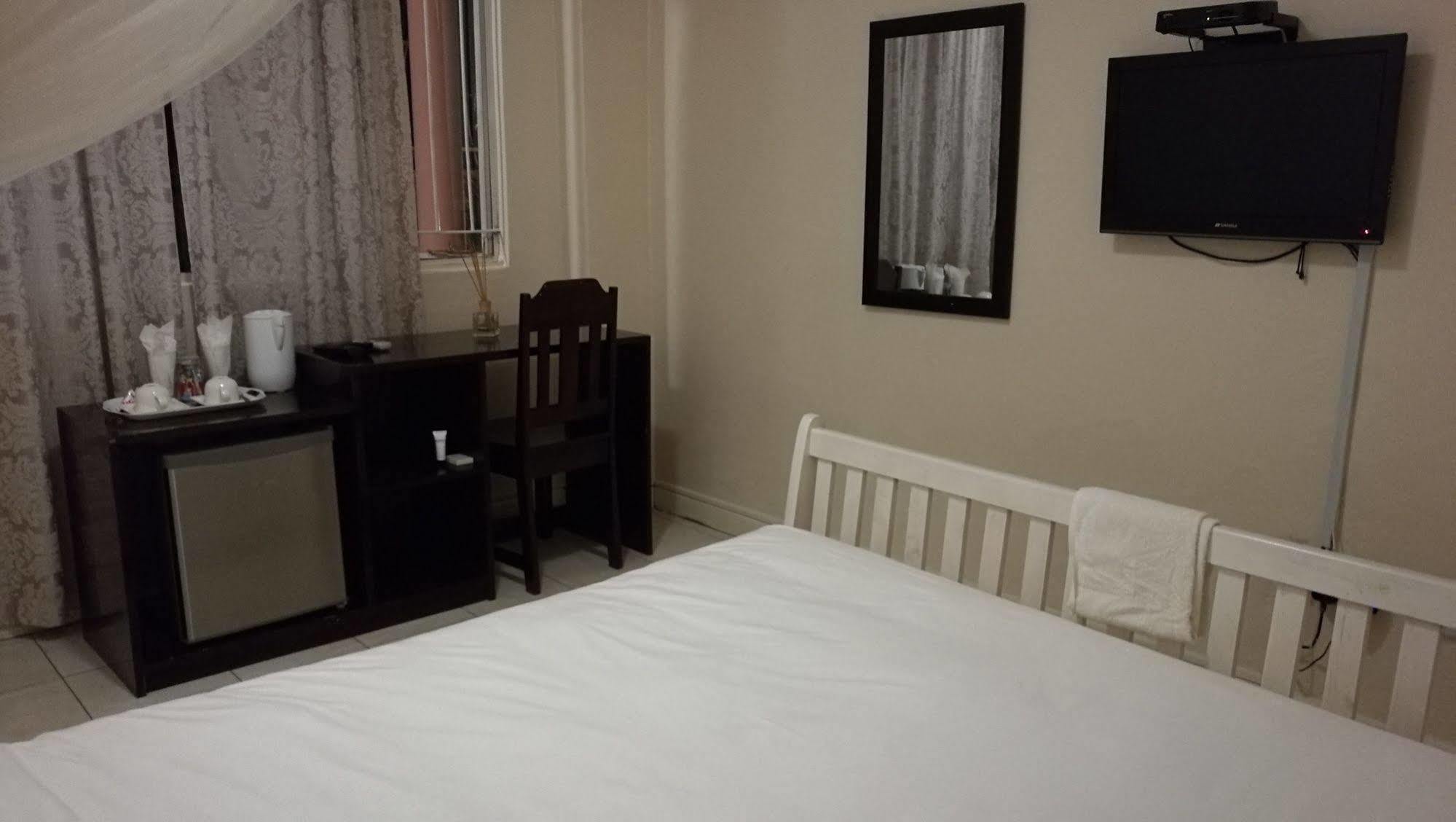 Lepatino Bed & Breakfast Livingstone Extérieur photo
